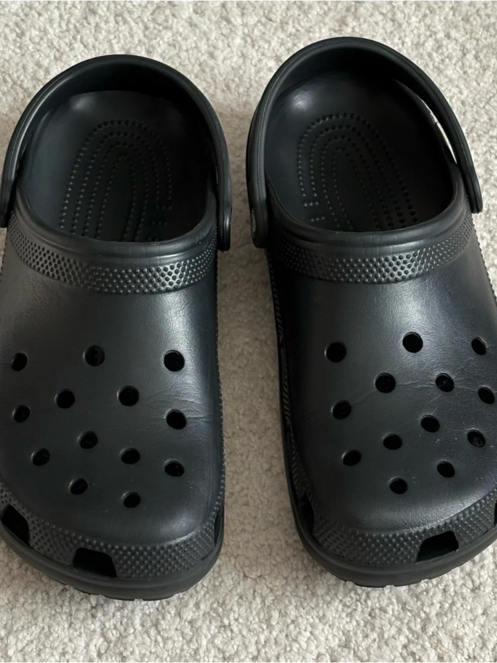 CROCS Classic Clog in Black excellent condition - Picture 1 of 9